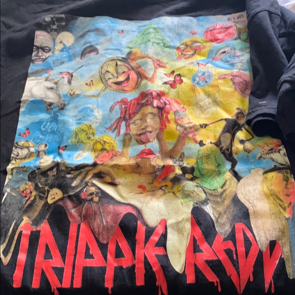 T - shirt